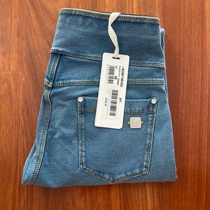 Freddy NOW Yoga Pants Brand New with tags XS